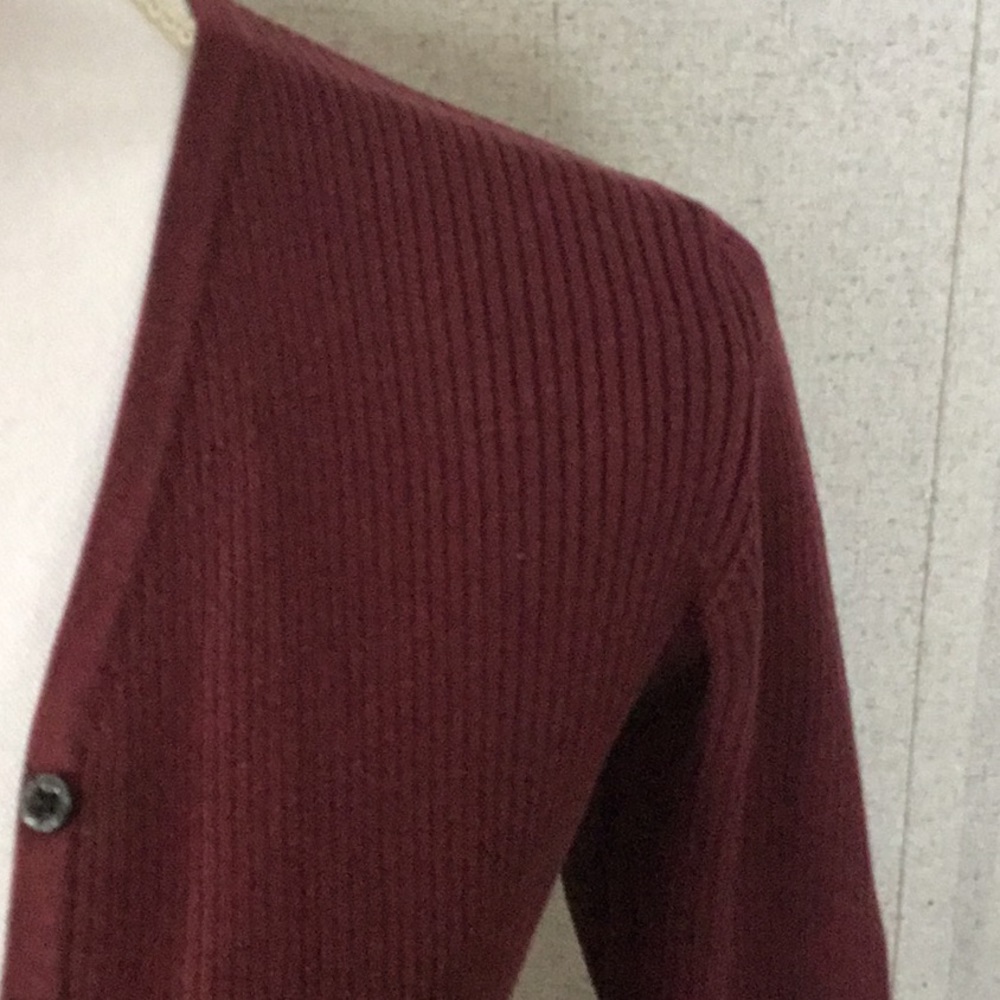Gap wine colored buttoned up the front long sleeved ribbed sweater-cover… - Picture 4 of 14